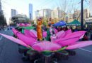 Практикуючі Фалунь Дафа беруть участь в Різдвяних парадах по всьому світу