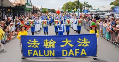 У Новій Зеландії практикувальники Фалуньгун взяли участь у двадцяти Різдвяних парадах та отримали високу оцінку глядачів