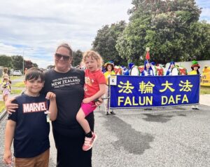 Таня Вятт зі своїми дітьми