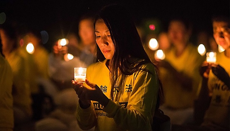 Вечір пам'яті зі свічками загиблим послідовникам Фалуньгун у Китаї
