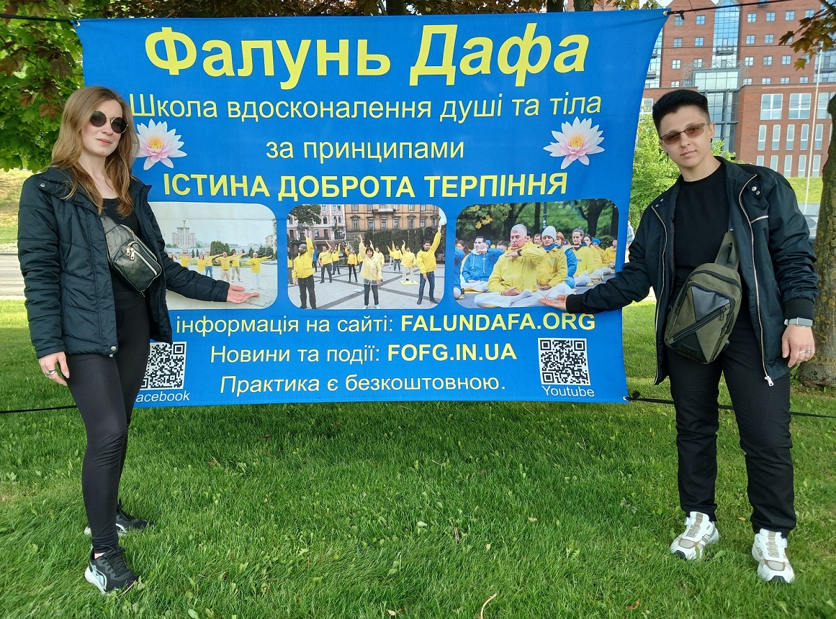Дар'я (ліворуч) і Тала (праворуч)