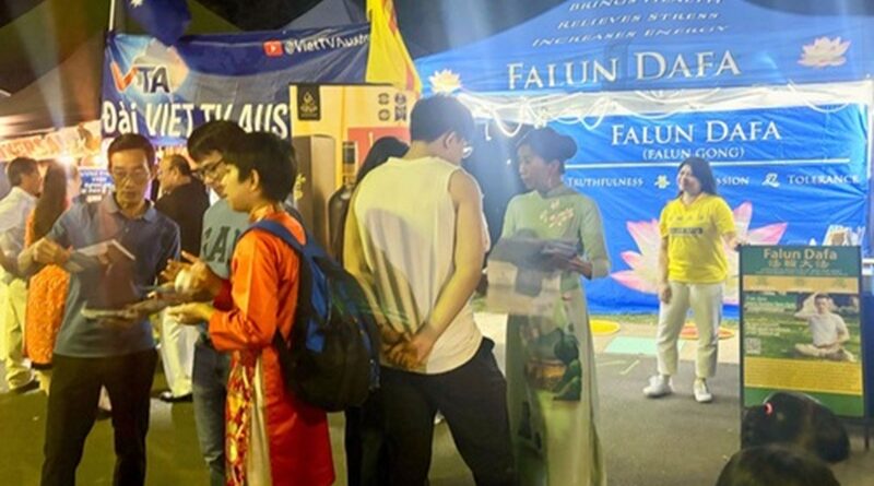 У Брісбен (Австралія) учасники святкування китайського Нового року підтримують принципи Фалунь Дафа